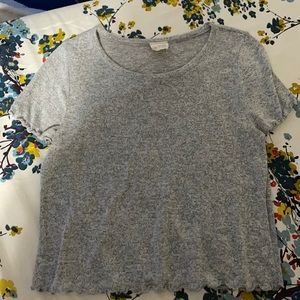 Grey cropped t shirt